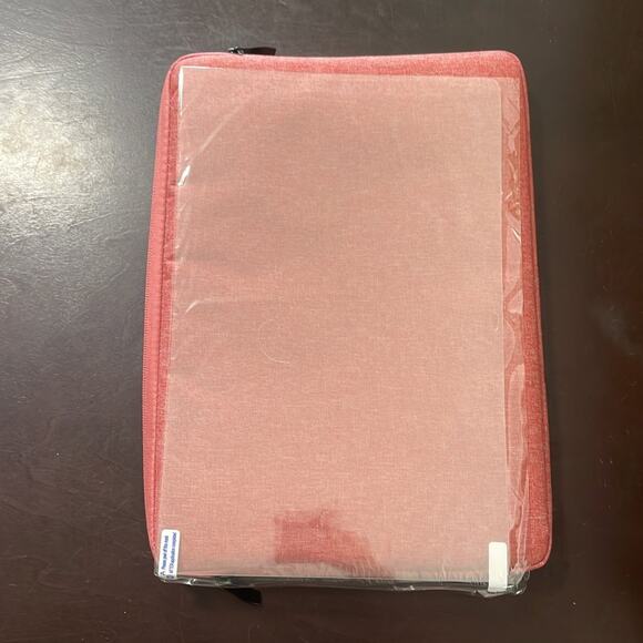 MacBook New Air 13” shell with red soft case - Picture 4 of 7